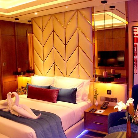 Planet Hollywood ثين المظهر الخارجي الصورة