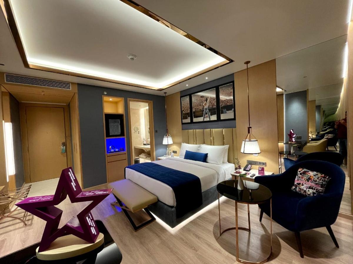 Planet Hollywood ثين المظهر الخارجي الصورة