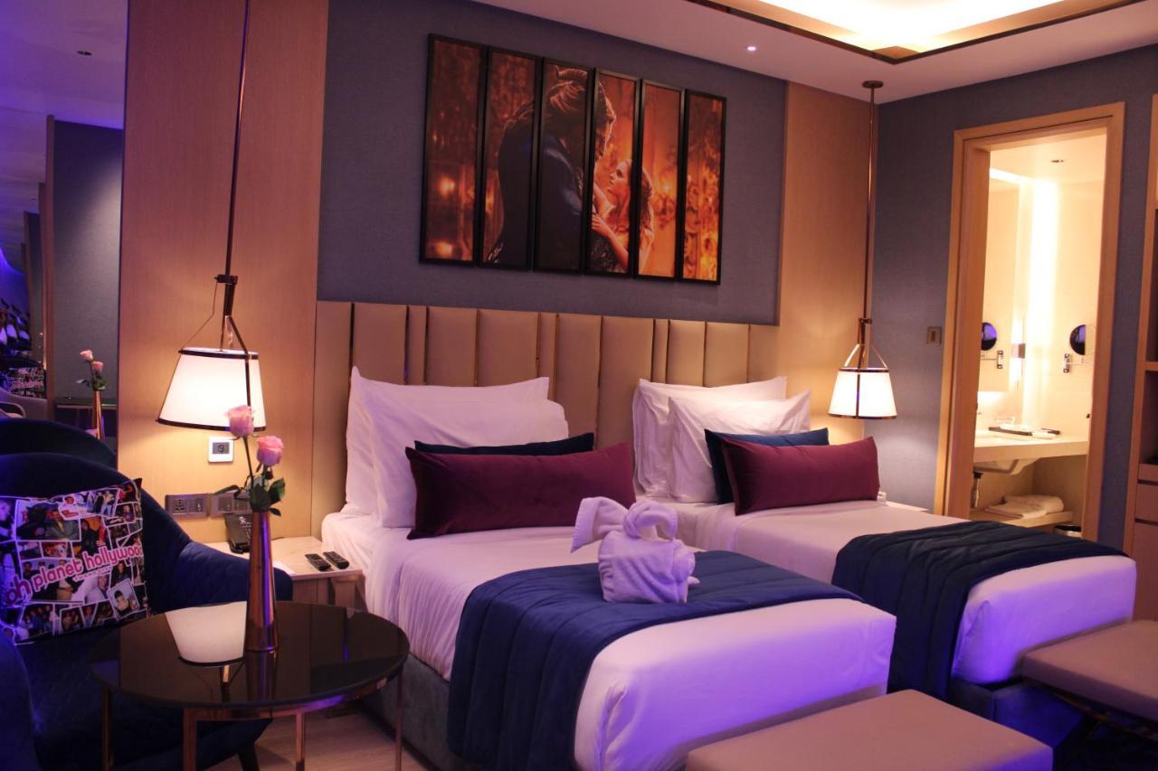 Planet Hollywood ثين المظهر الخارجي الصورة