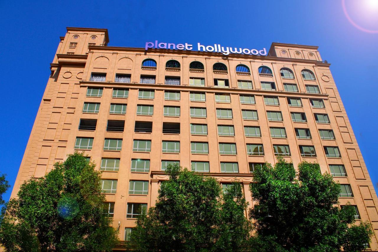 Planet Hollywood ثين المظهر الخارجي الصورة